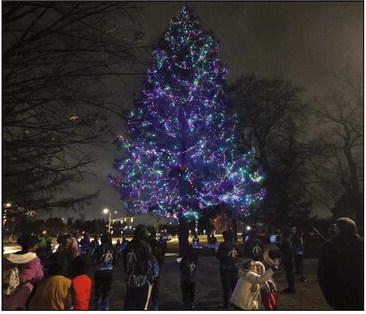 City of Toledo hosts 2024 holiday tree lighting and festivities in Ottawa Park